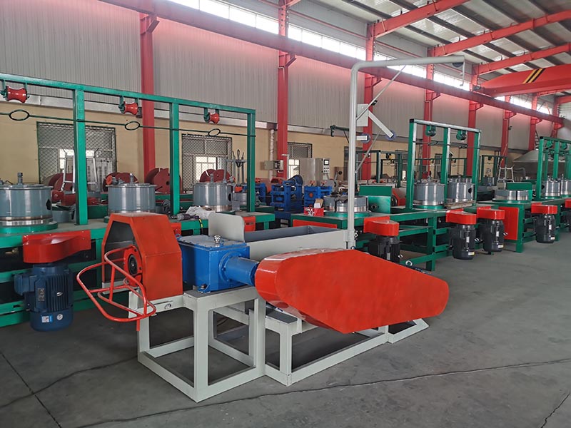 300����������߸���ˮ���˿����